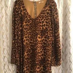 Chic leopard bell sleeve dress